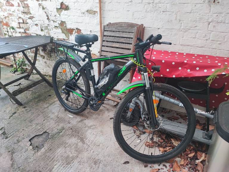 Electric touring bike 