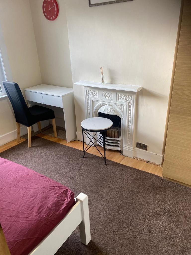 Double room in Wallington. Inclusive of all bills £600pcm. SM6 7EA.