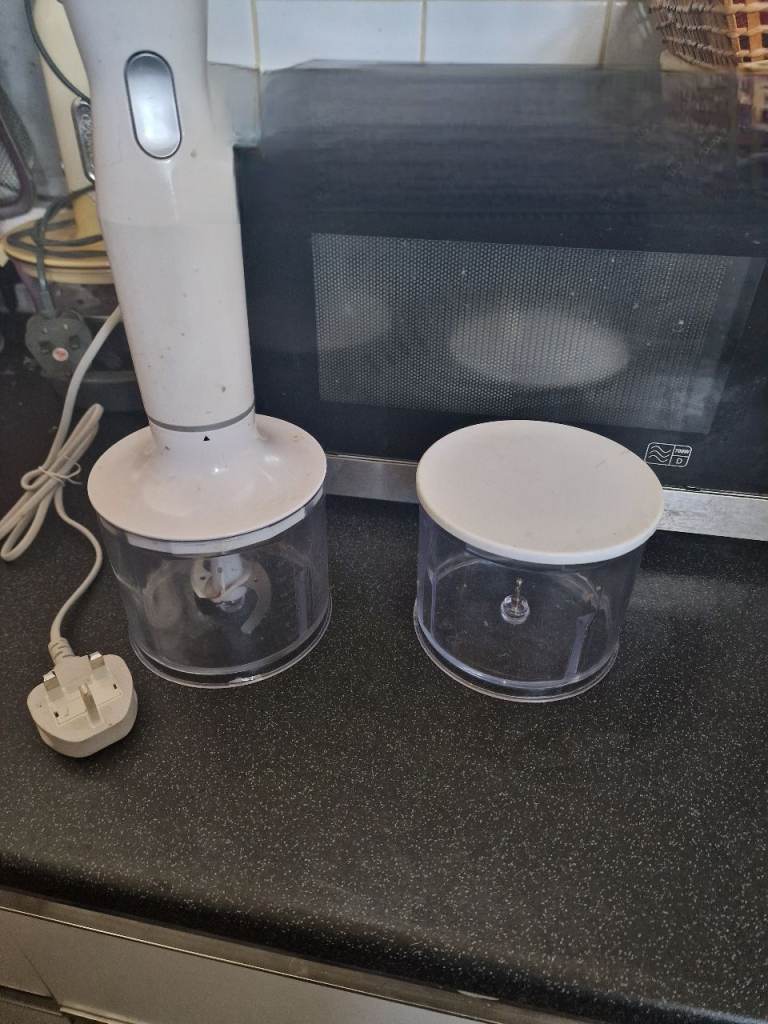Handheld Food Blender with Chopper Attachment – Good Condition