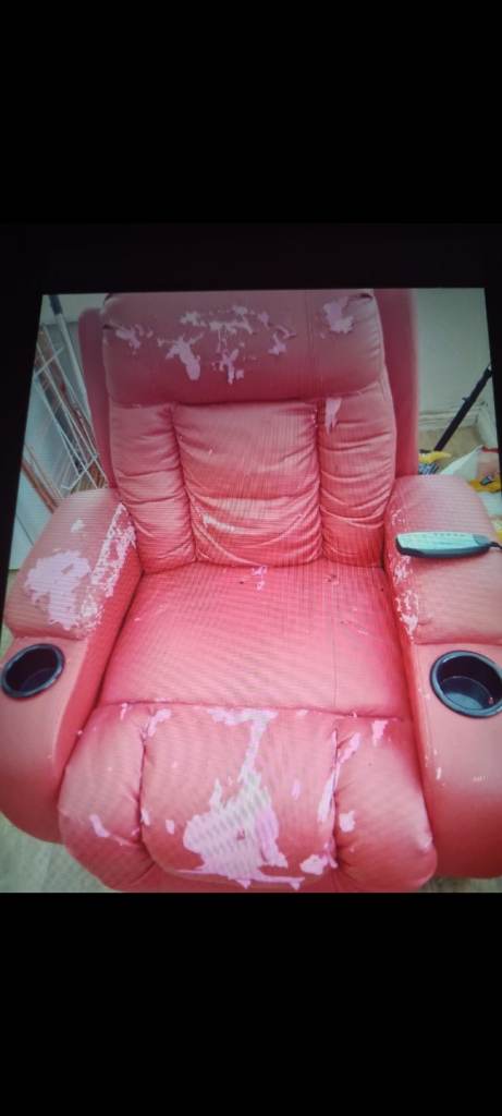 Reclining auto vibration heated massage chair .