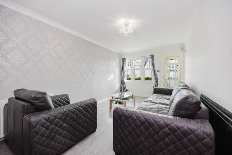 Fantastic, 2 bedroom, end-terraced house in Gilmerton, with private garden – available soon