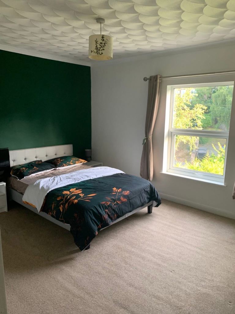NR1 LARGE DOUBLE ROOM FOR RENT