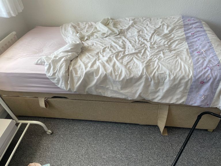 Single bed with storage - free if you collect