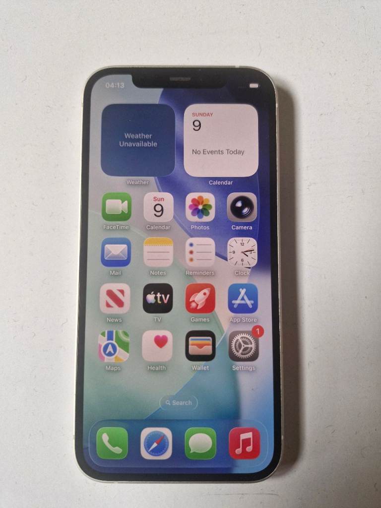Apple iPhone 12 White - imaculate Condition