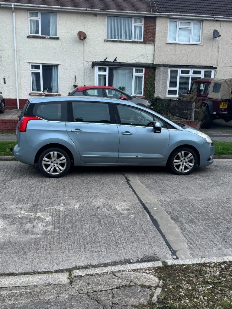 Peugeot, 5008, MPV, 2012, Manual, 1560 (cc), 5 doors