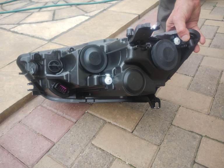 Audi A6 c7 right hand headlight and front right wing. Brand new 