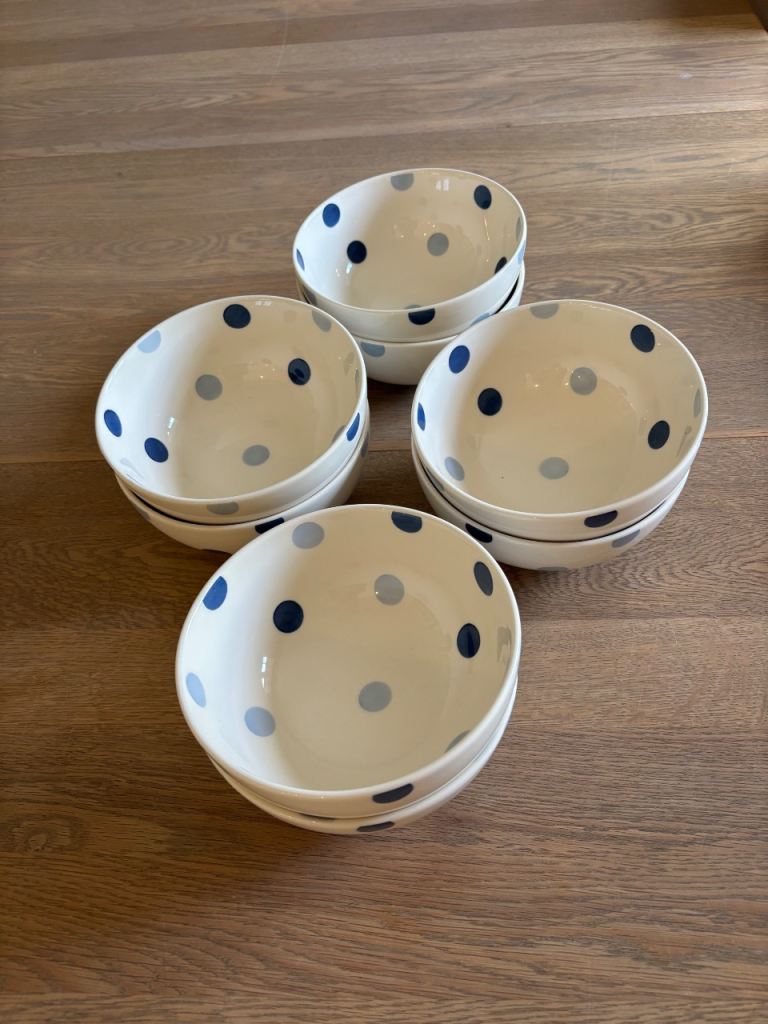 Fairmont & Main Blue Spot Bowls – Set of 8