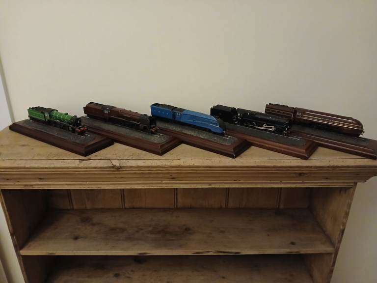 MODEL TRAIN COLLECTION - STEAM MEMORIES BY DOVESDALE DESIGN