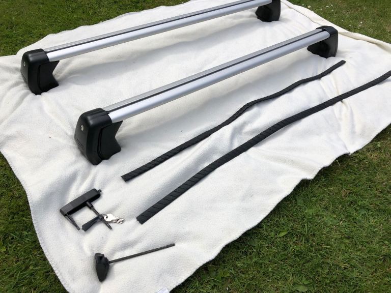Genuine Jaguar E-pace cross bars, excellent condition 