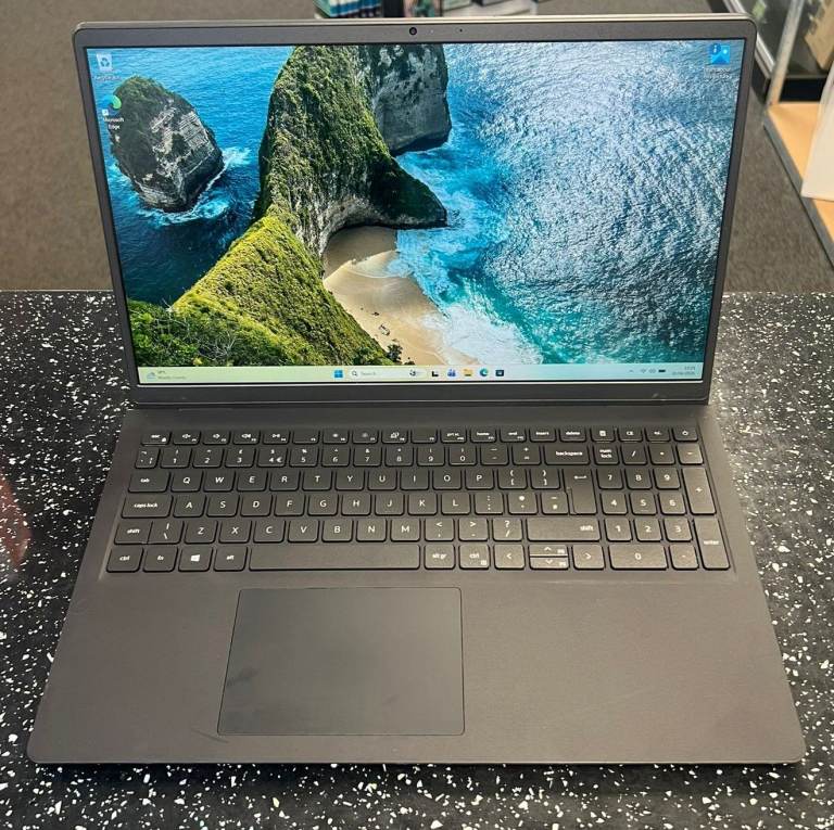 Dell Vostro 15 3510 Laptop – Intel Core i5 11th Gen | 8GB RAM | 512GB SSD | Windows 11 Pro – £189.99