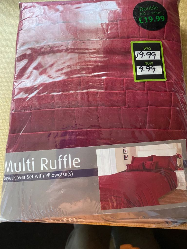 New Double Red Multi Ruffle Duvet Cover Set with Pillowcases