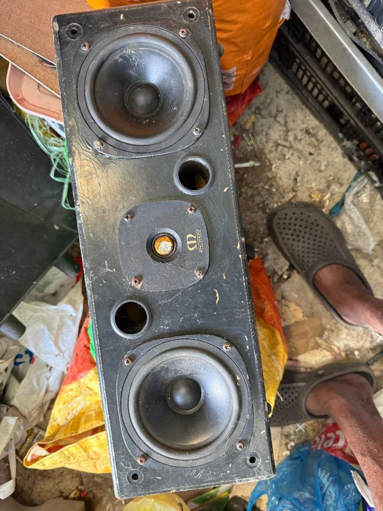 Whalfdale centre speaker  work fine  buyer collect n22 7ex 