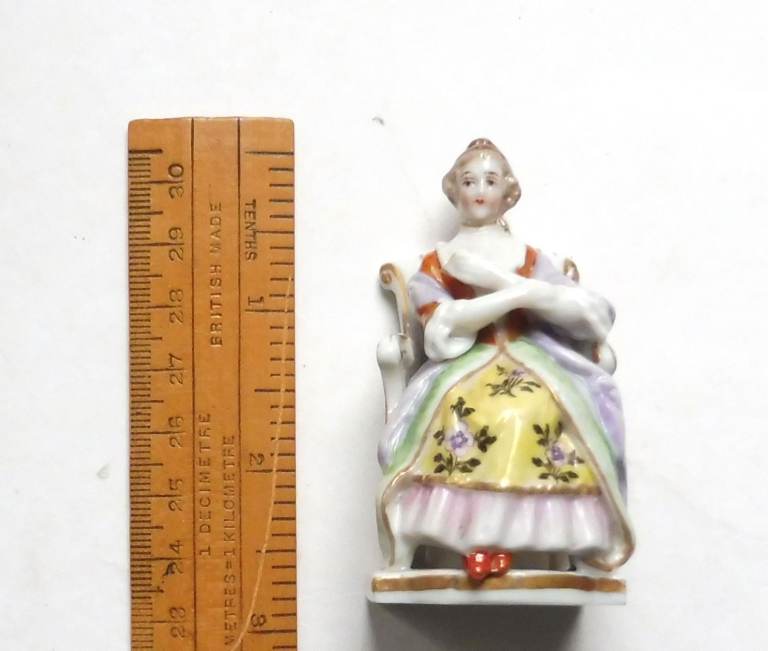 ANTIQUE MINIATURE SITZENDORF PORCELAIN FIGURE