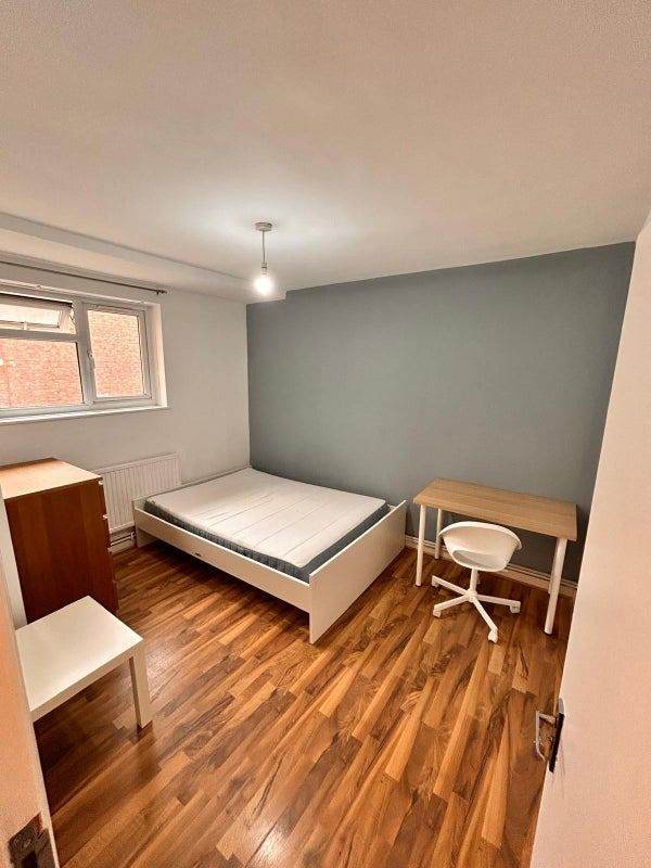 4 ROOMS AVAILABLE WOOLWICH  DSS AND UNIVERSAL CREDIT ALLOWED
