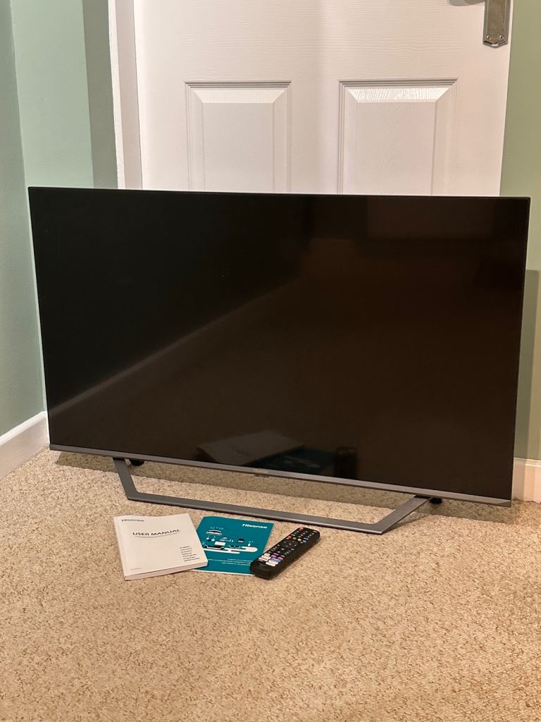 Hisense AE7400 4K HDR Smart TV 43” - Excellent Condition
