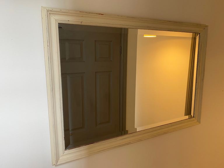 White shabby-chic mirror