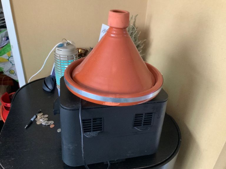 Terracotta Tagine Pot – Good Condition never used got it from marakech few months ago 