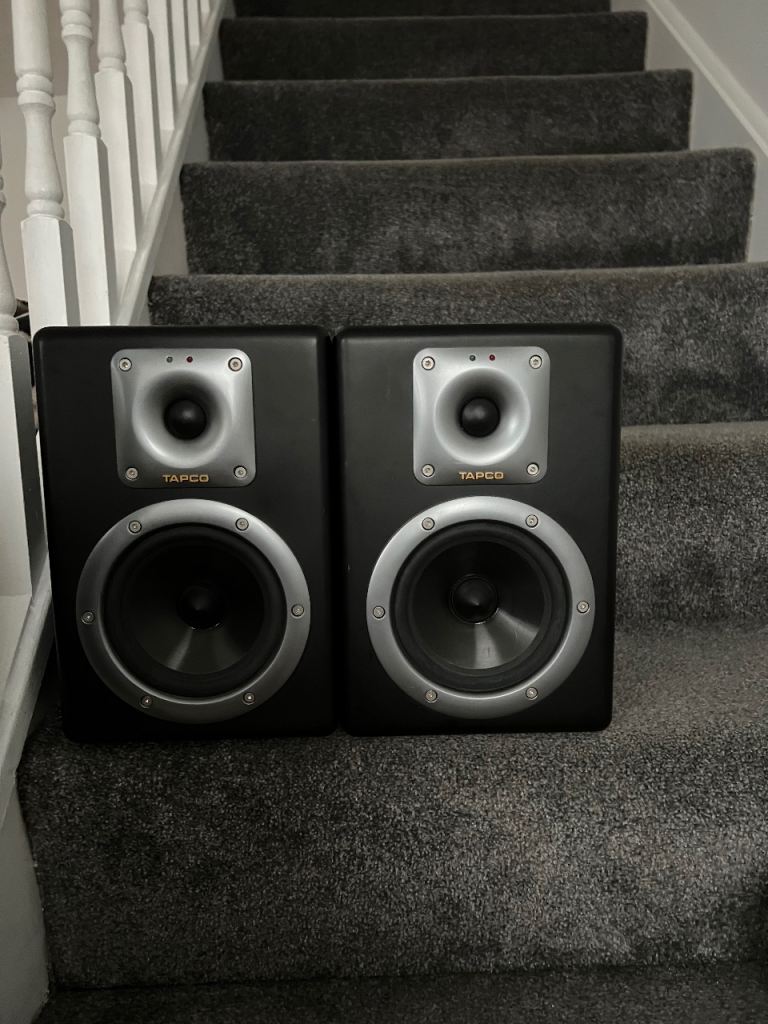 Tapco s5 studio monitor speakers 
