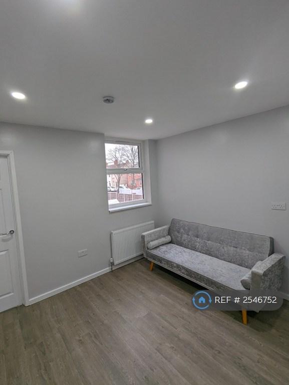 1 bedroom flat in Red Lane, Coventry, CV6 (1 bed) (#2546752)