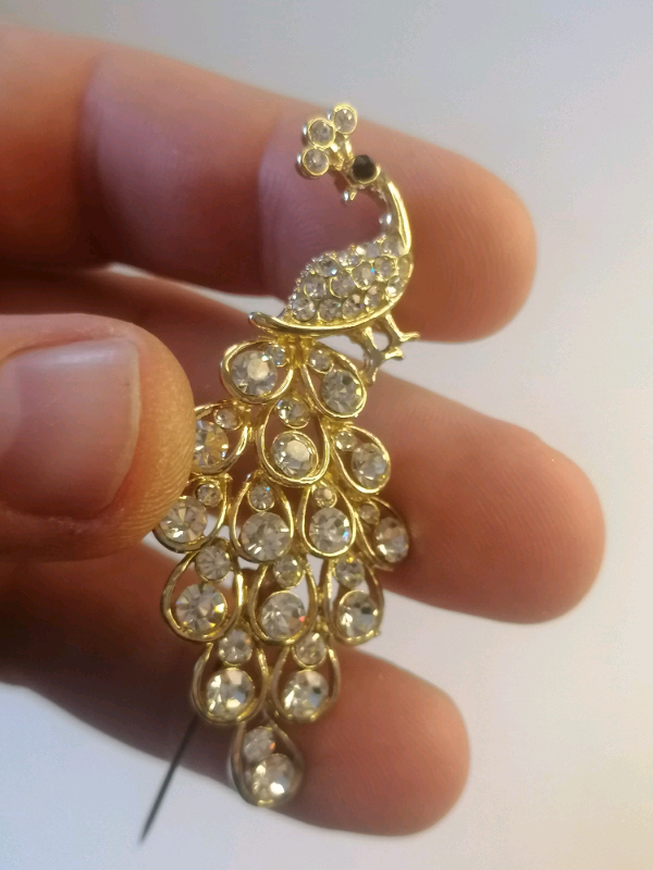 Very nice Vintage brooch. 17.