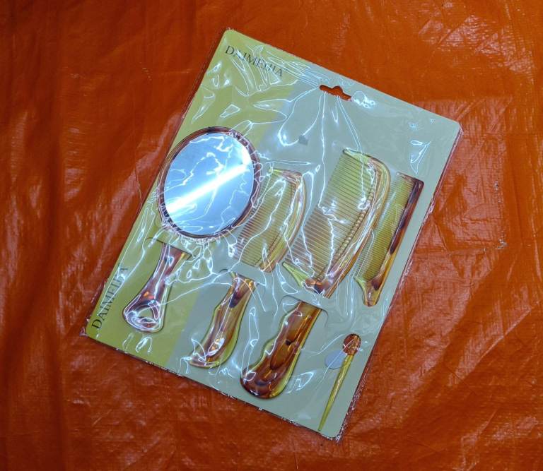 Daniella 6‑Piece Grooming Set – Brush, Combs, Mirror & Tools 