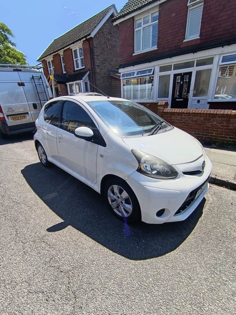 Toyota, AYGO, Hatchback, 2013, Manual, 998 (cc), 5 doors