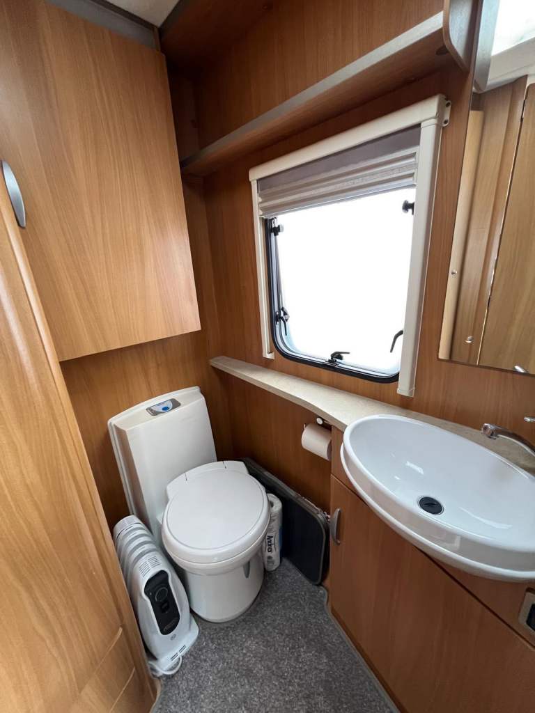 SWIFT CHALLENGER 530 - 2008 MODEL/ 4 BERTH / £5995