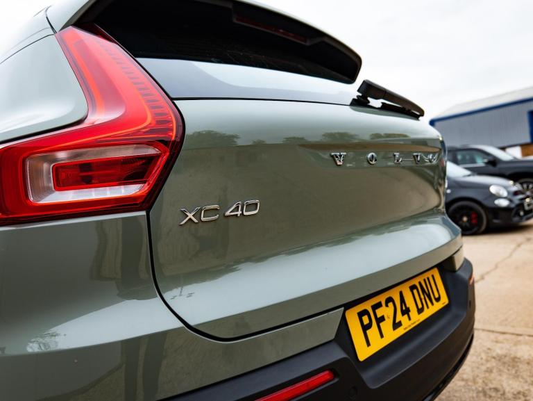 2024 Volvo XC40 2.0 B3 MHEV Plus DCT Auto Euro 6 (s/s) 5dr ESTATE Petrol/Electric Hybrid Automatic