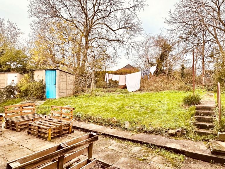 Double, furnished bedroom in Horfield