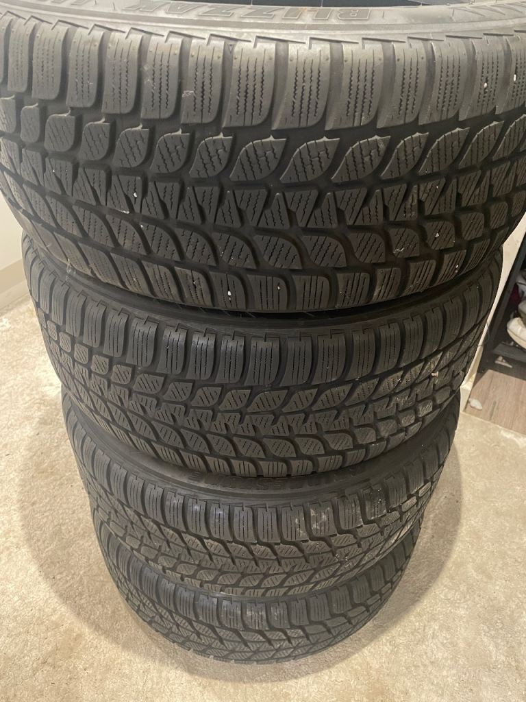 Bridgestone Blizzak LM-25