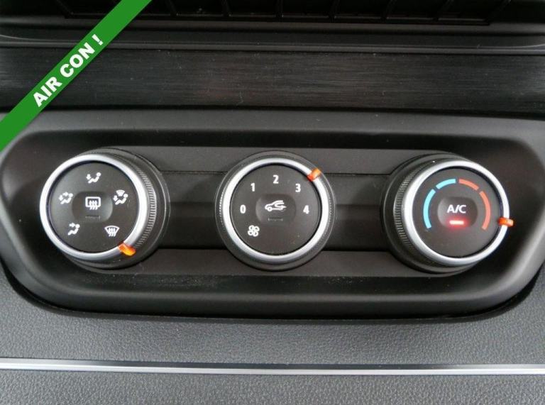 74 RENAULT TRUCKS TRAFIC 2.0 BLUEDCI 150 BHP LONG RED EDITION REFRIGERATED