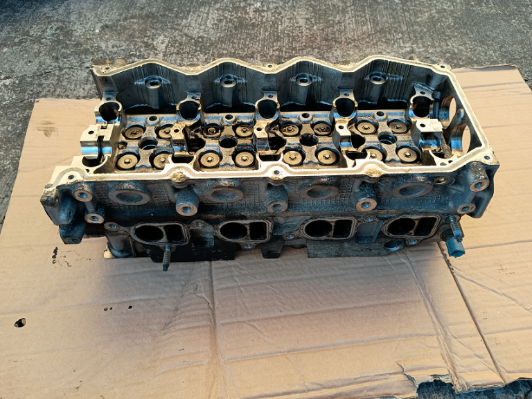 Nissan X Trail T30 2.2 dci / Primera P12 / Almera N16 / Tino V10 Diesel Engine Cylinder Head Parts