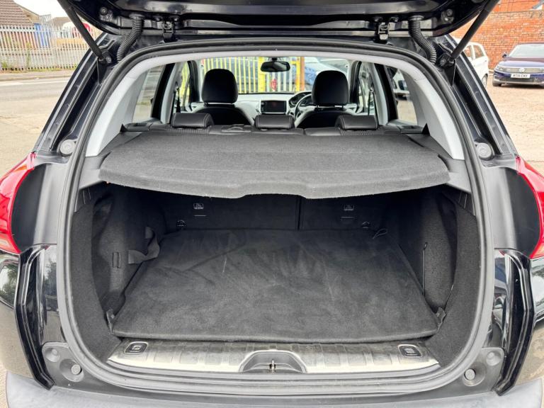 2018 Peugeot 2008 1.2 PureTech Allure Euro 6 (s/s) 5dr HATCHBACK Petrol Manual