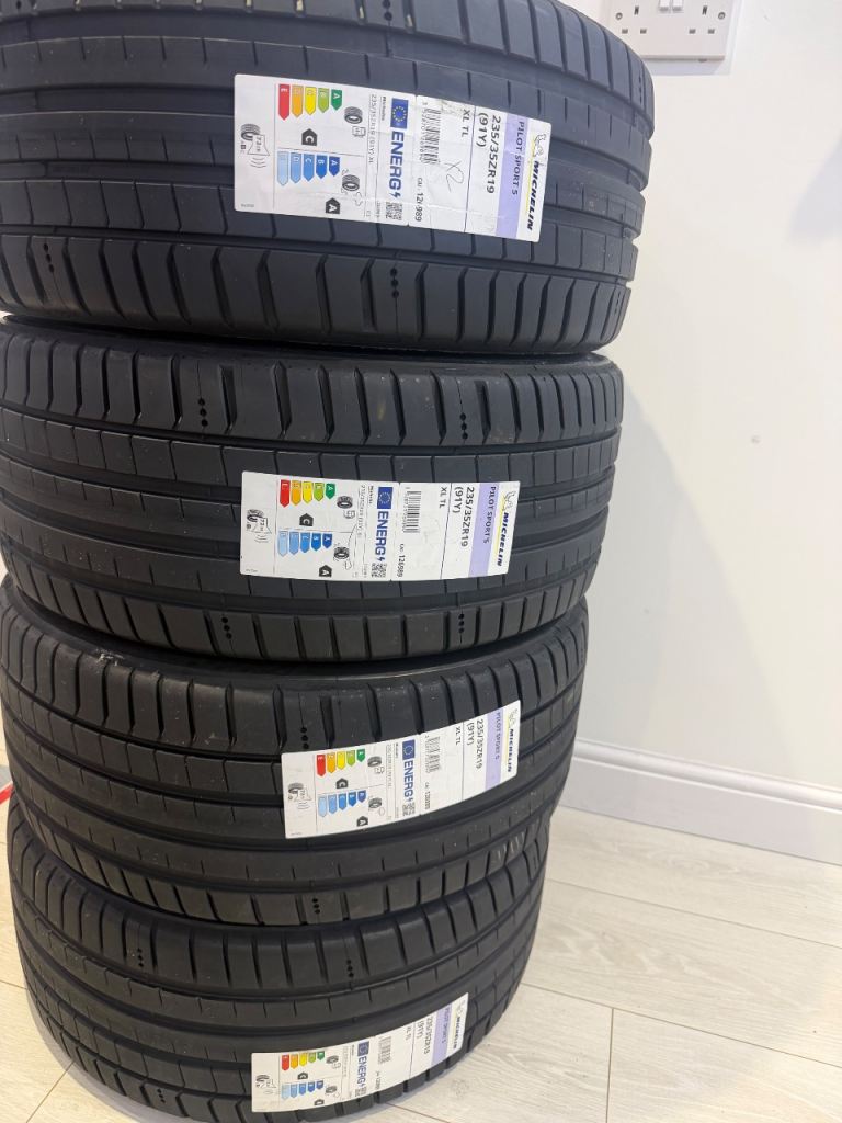 MICHELIN PILOT SPORT 5 235/35ZR19