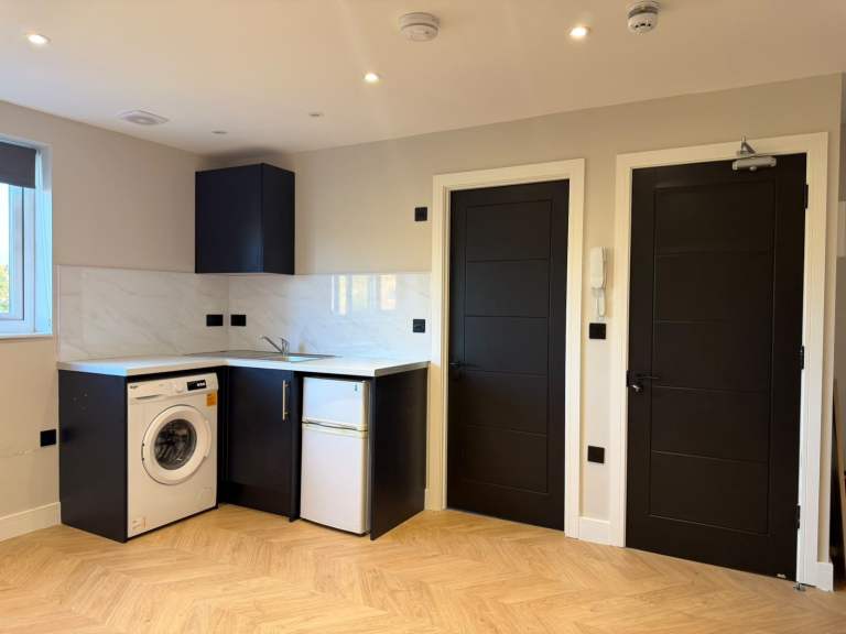Self-contained studio flat in South Harrow