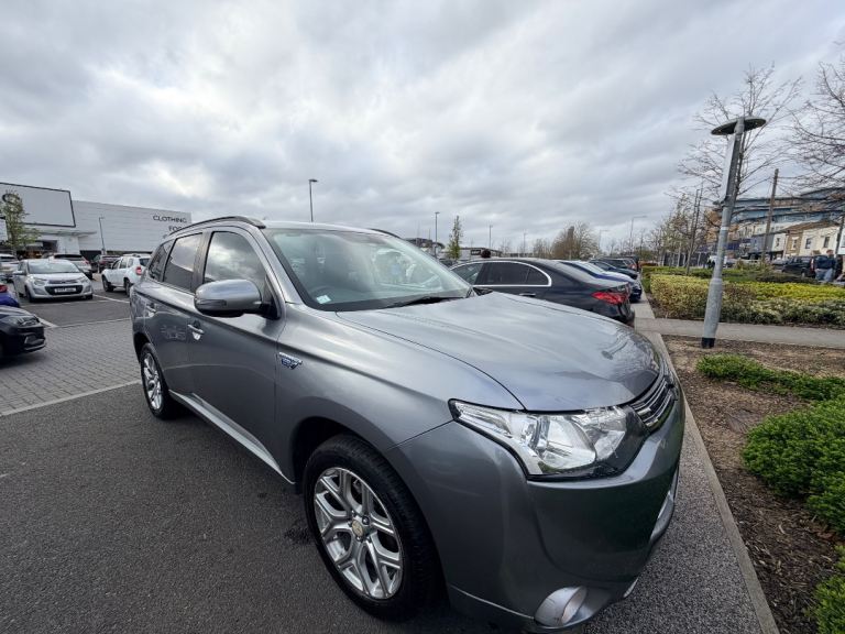 Mitsubishi Outlander PHEV 2.0h SUV . MOT 1YEAR