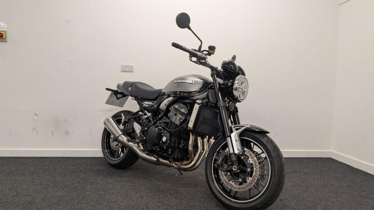 KAWASAKI Z900RS ** LONG MOT - RAD GAURD - TAIL TIDY **