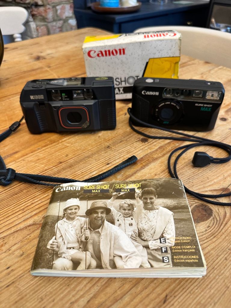 Ricoh TF-909 35mm Film Camera – Classic Black Vintage