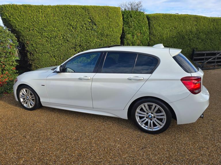 BMW 1 SERIES 118i M SPORT - AUTOMATIC - 5 DOOR - 2012 - WHITE **LOW MILES**