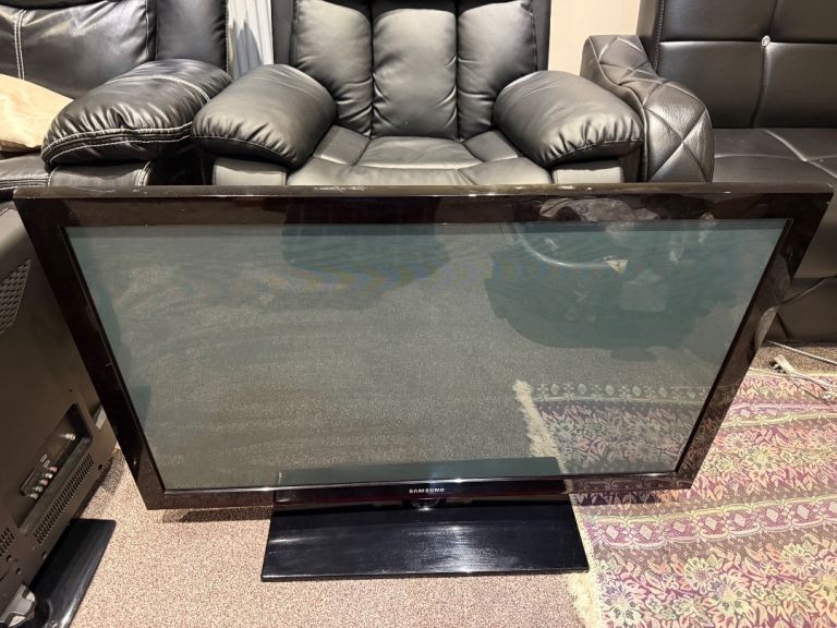 Samsung 42" Plasma TV (PS42C450) – Great Condition - 600Hz
