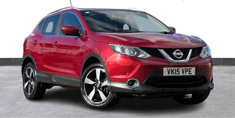 2015 Nissan Qashqai 1.6 dCi N-Tec+ 5dr ++ PANROOF / NAV / 35 TAX / 64 MPG / CAMERA ++ HATCHBACK D...