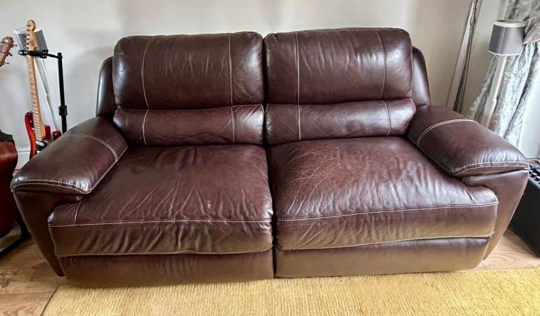 Oak Furnitureland Austin 3 Seater Leather Electric Recliner Sofa  