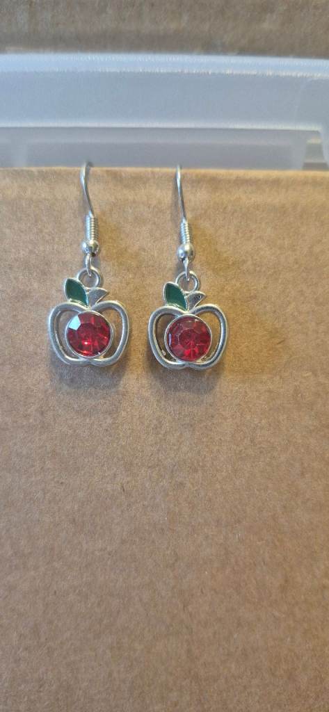 Cute little apple earrings 