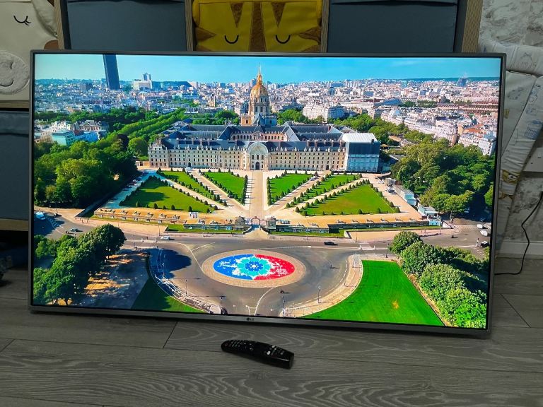 55” LG 4k UHD HDR smart tv 