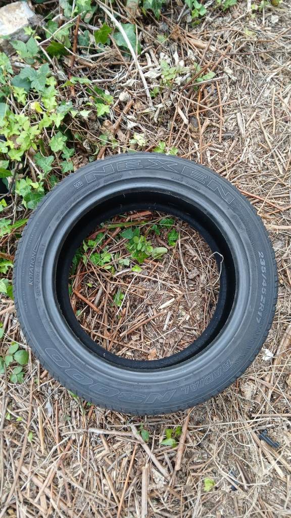 A pair of Nexen N3000 235 45 ZR17 94W tyres