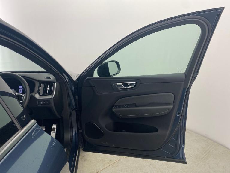 2021 Volvo XC60 2.0 T6 Recharge PHEV R DESIGN 5dr AWD Auto ESTATE PETROL/ELECTRIC Automatic