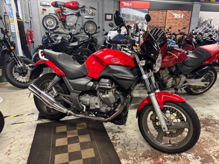 2005 Moto Guzzi BREVA 750CC RED 