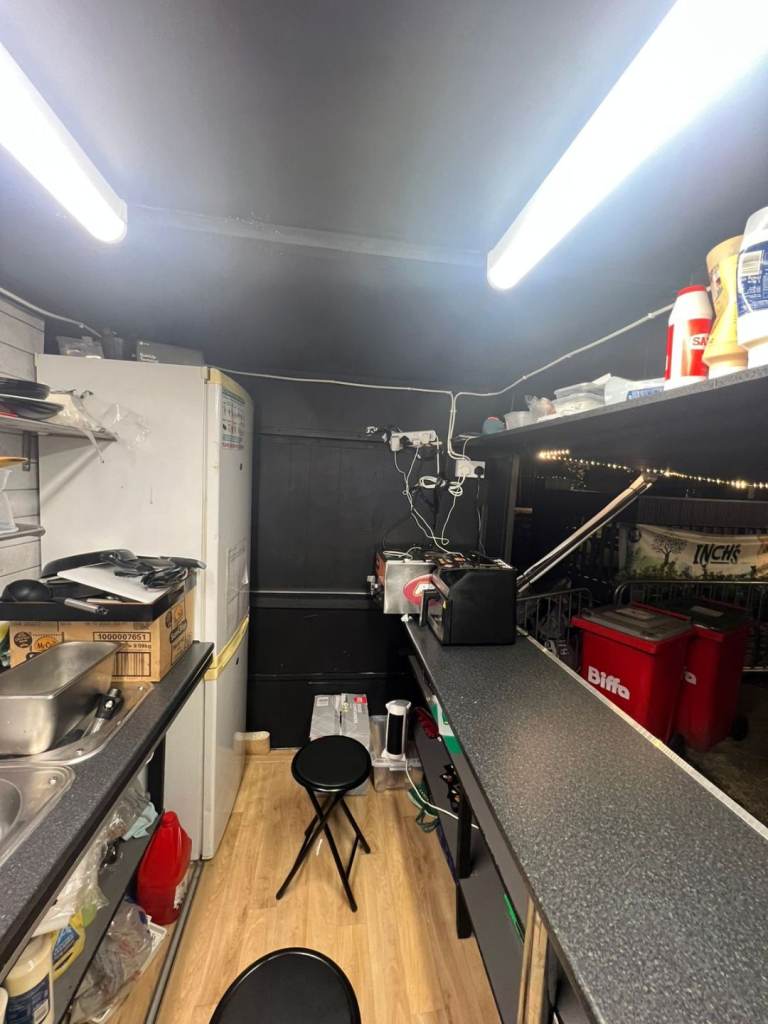 Food trailer 