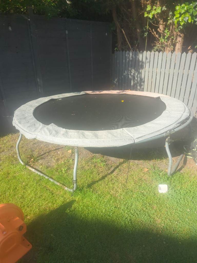 Trampoline 10ft free