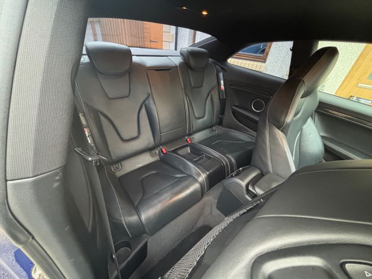 Audi, RS5, Coupe, 2011, Semi-Auto, 4163 (cc), 2 doors